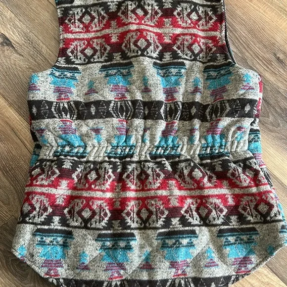 Outback trading company western Aztec style vest size medium with pockets - Picture 14 of 14